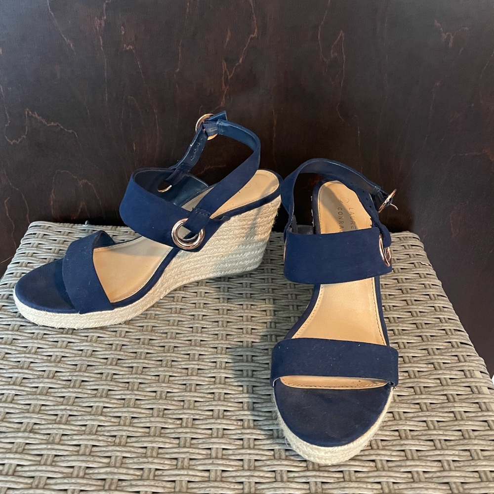 Lauren Conrad navy wedges women’s size 10. Non smoker. Lightly worn.